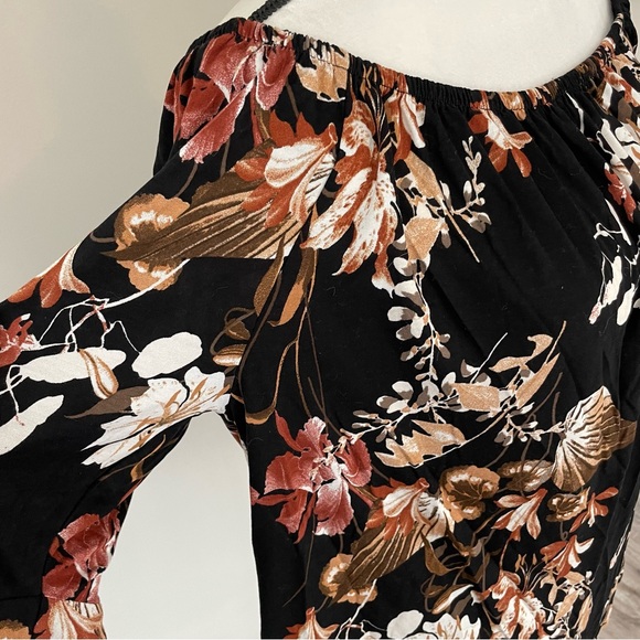 Floral Off-Shoulder Top - Picture 3 of 7